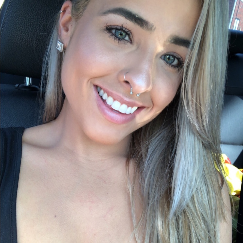 Meet your Posher, Jacqueline